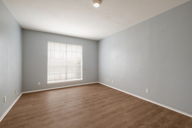 Building Photo - Downstairs 1/1 in Historic Monte Vista