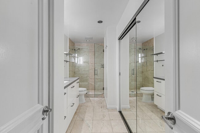 Building Photo - 8535 N W Knoll Dr