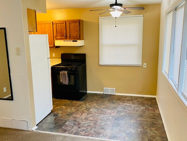 Building Photo - 2260 Stieber Ave