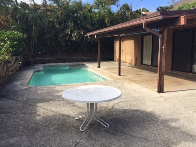 Building Photo - 3 bedroom home with swimming pool - Kailua