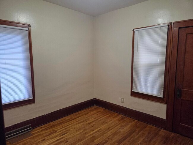 Building Photo - 3554 N Girard Ave