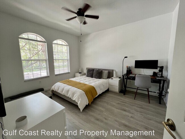 Building Photo - 3 br, 2 bath House - 10032 Heather Lane  #...