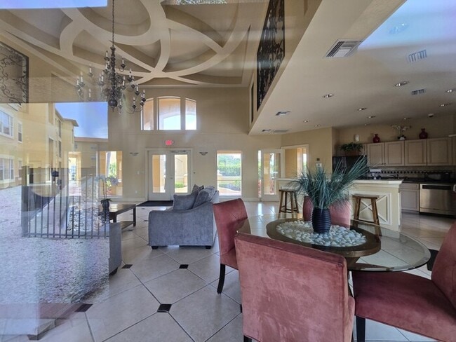 Building Photo - 1 Bed 1 Bath Condo For Rent in Tampa $1499