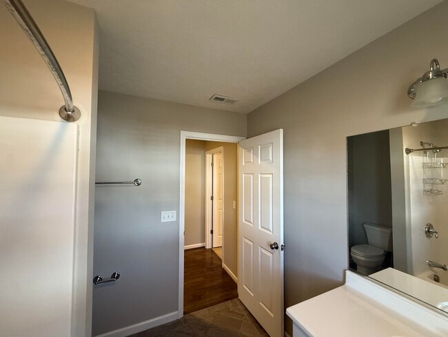 Building Photo - 1138 Paul Revere Ct