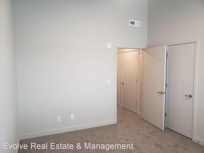 Building Photo - 2 br, 1 bath House - 1141 E 1320 S Bld D 304
