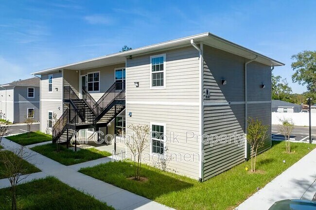 Building Photo - 915 Ariana St
