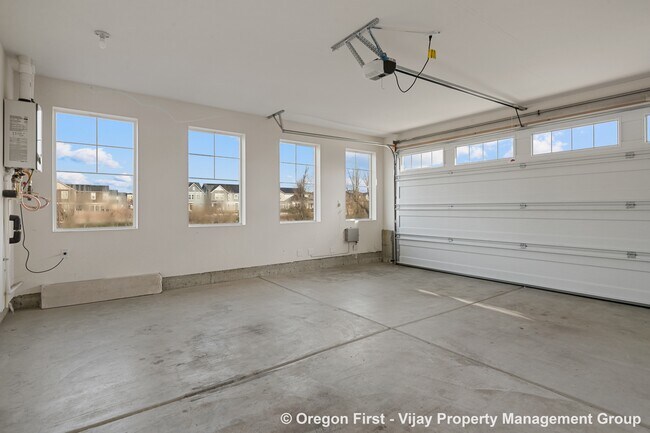 Building Photo - 3662 SE 67th Ave