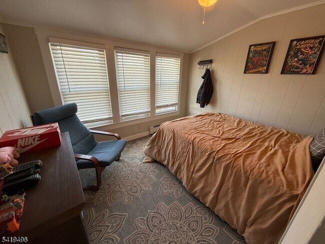 Building Photo - 22 Lincoln Ave