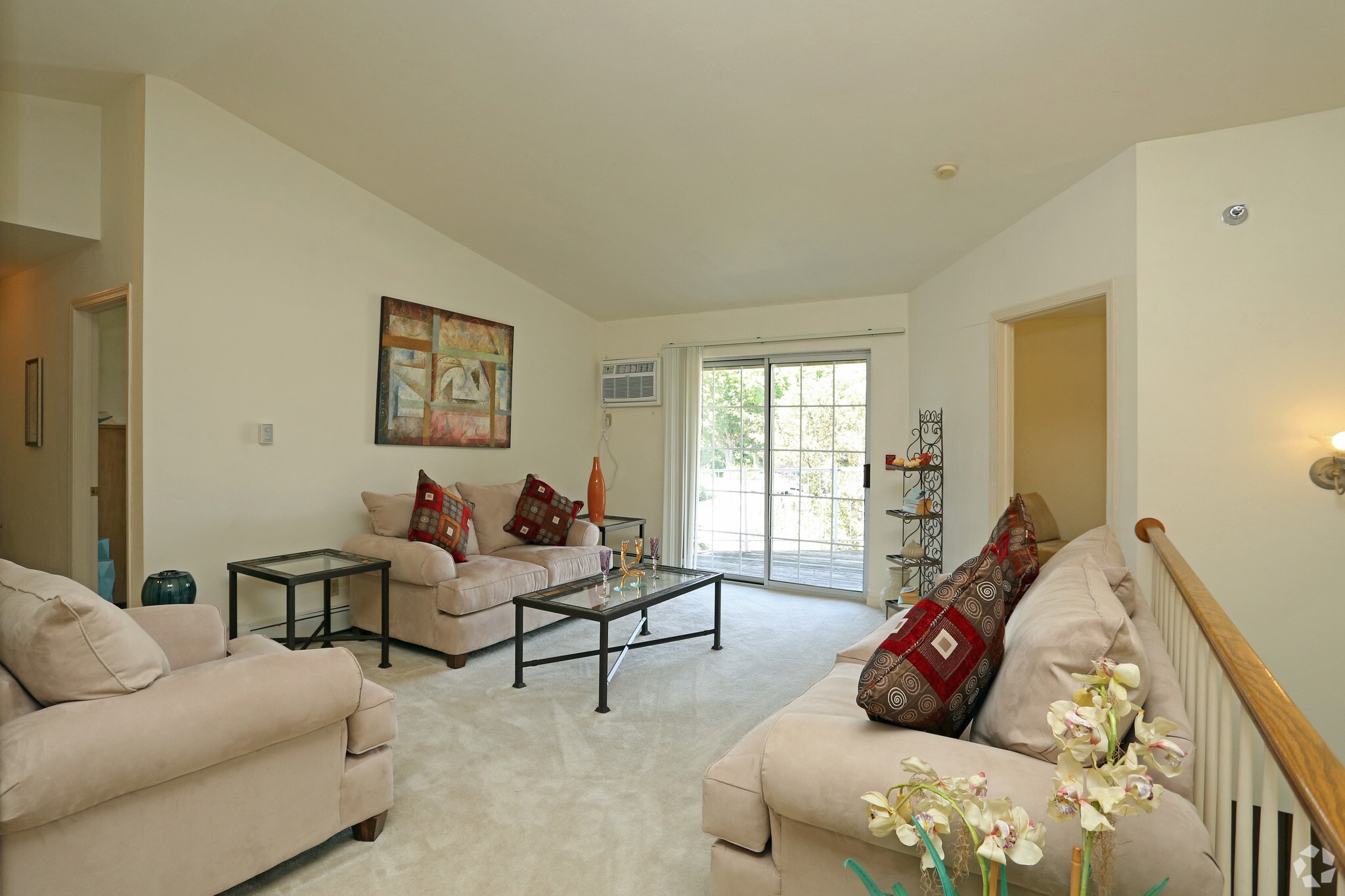 Living Room - Springbrook Cercle