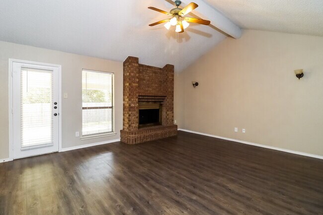 Building Photo - 721 Owens Dr