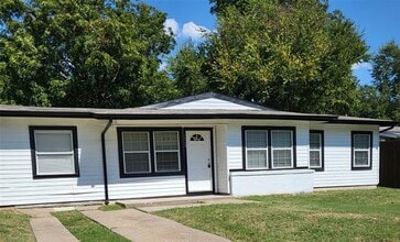 Building Photo - 2009 Sidney St