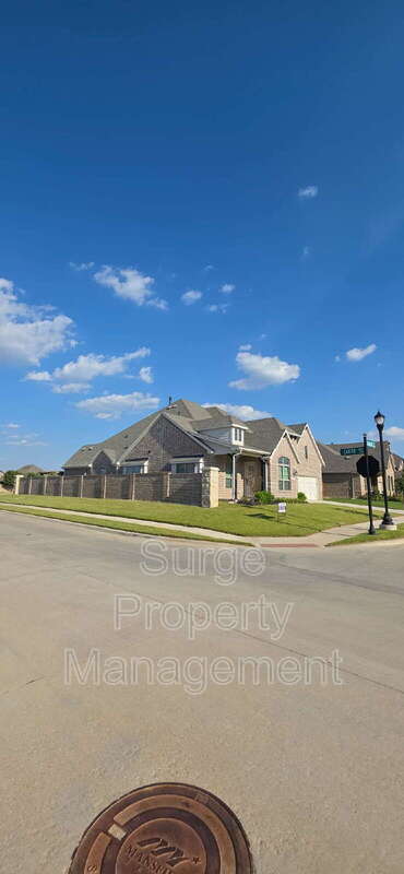 Building Photo - 2000 Johnson Rd