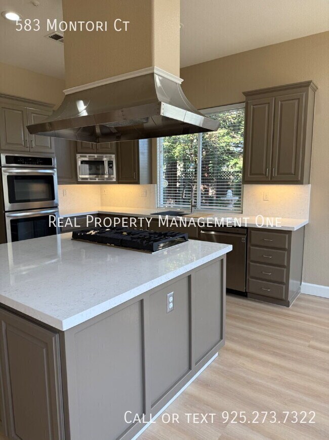 Building Photo - 583 Montori Ct