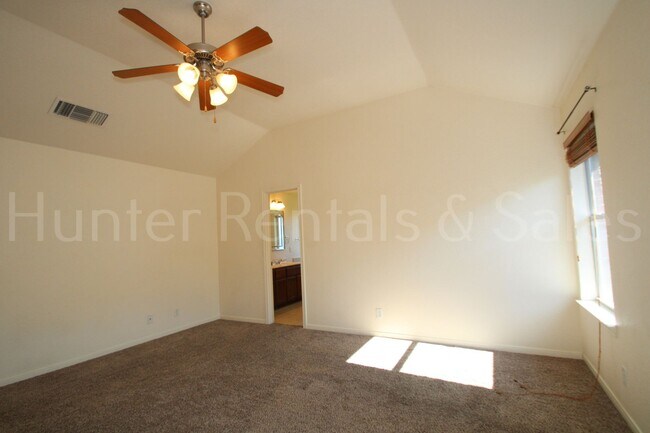 Building Photo - Room to Roam!