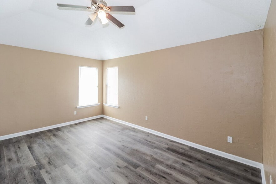 Building Photo - 2811 Misty Bay Dr