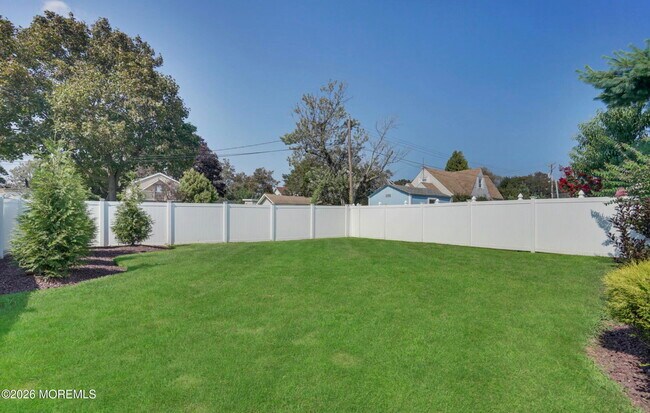 Building Photo - 131 Avenel Blvd