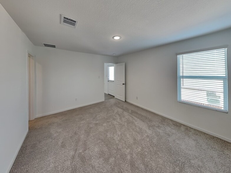 Building Photo - 236 Ottawa Wy