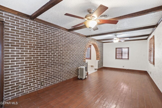 Building Photo - 1150 Stanley St