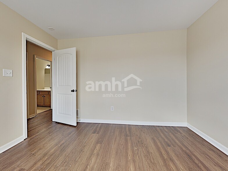 Building Photo - 6329 Asbury Pl