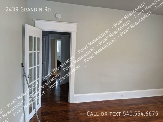 Building Photo - Raleigh Court 3 bed 1 bath Fresh Renovation