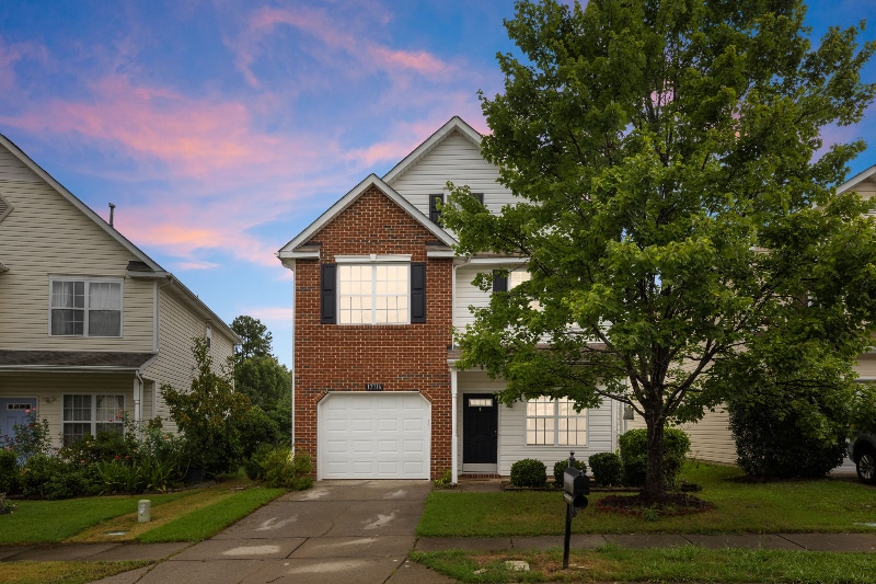 Primary Photo - 12116 Honor Guard Ave