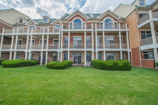 Building Photo - 16 Regency Pl