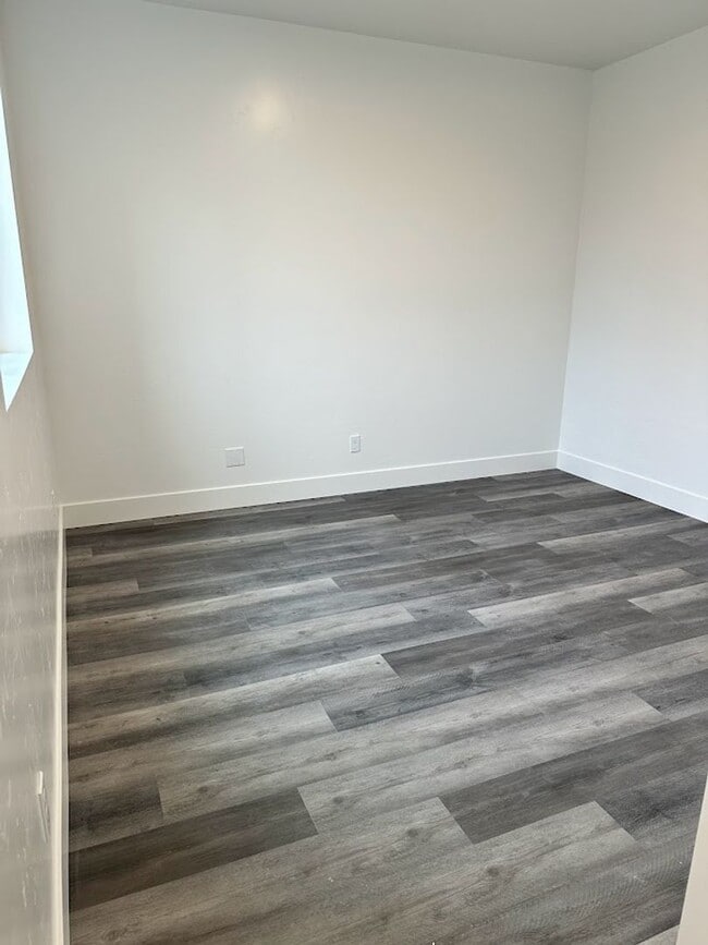 Building Photo - 1553 Clear Creek Dr