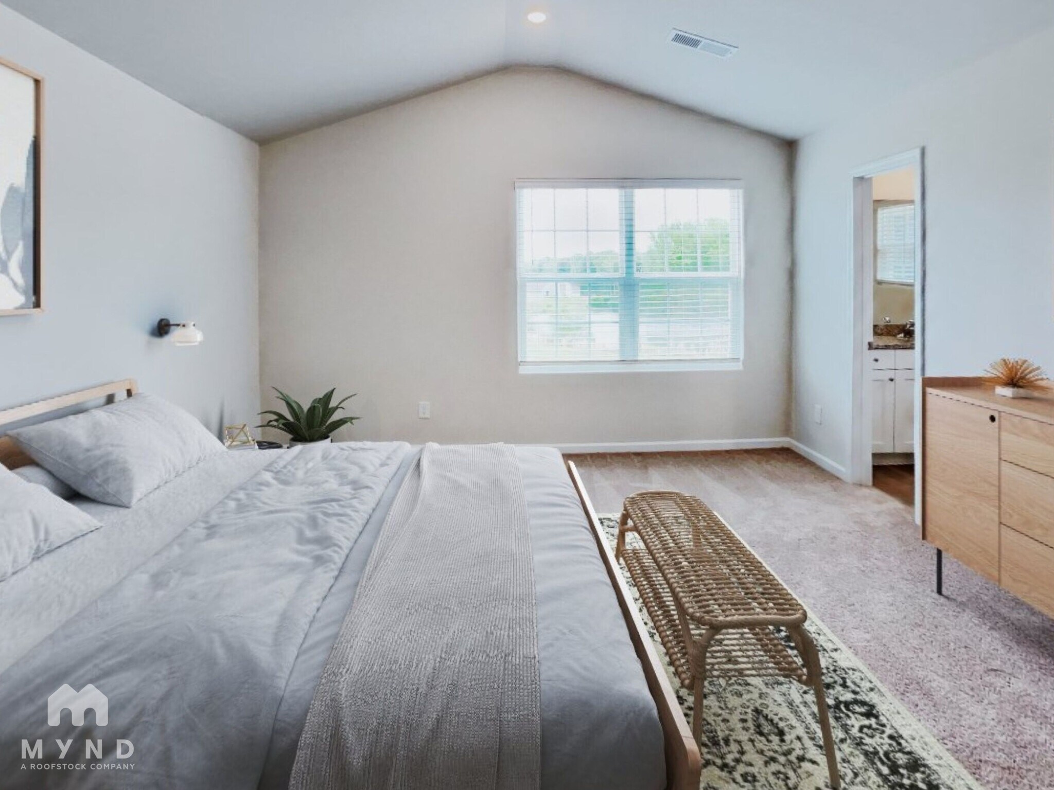 Building Photo - 250 Royal Mdw Dr