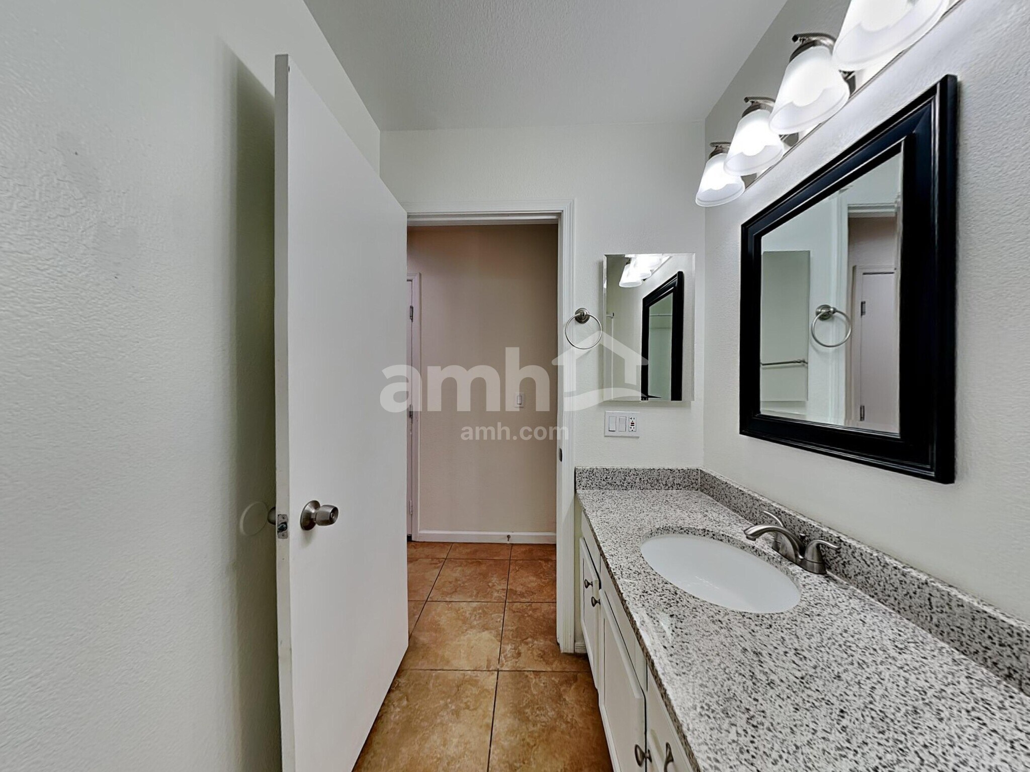 Building Photo - 8748 W Acapulco Ln