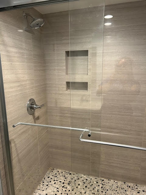shower - 7216 15th Ave