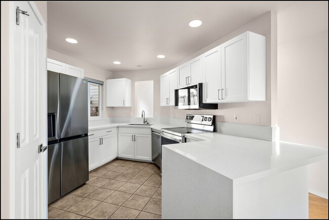 Building Photo - ADON5541