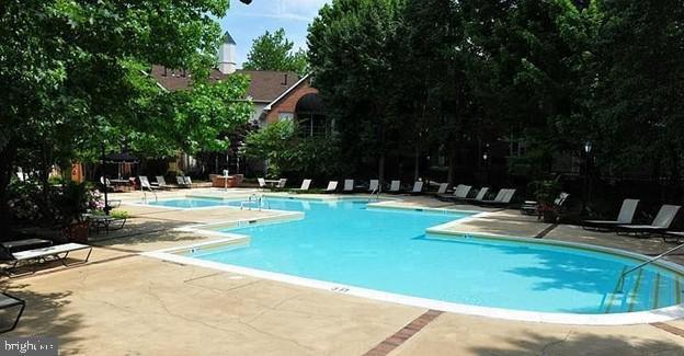 Building Photo - 1539 Lincoln Way