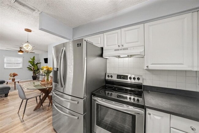 Building Photo - 4516 W Paxton Ave