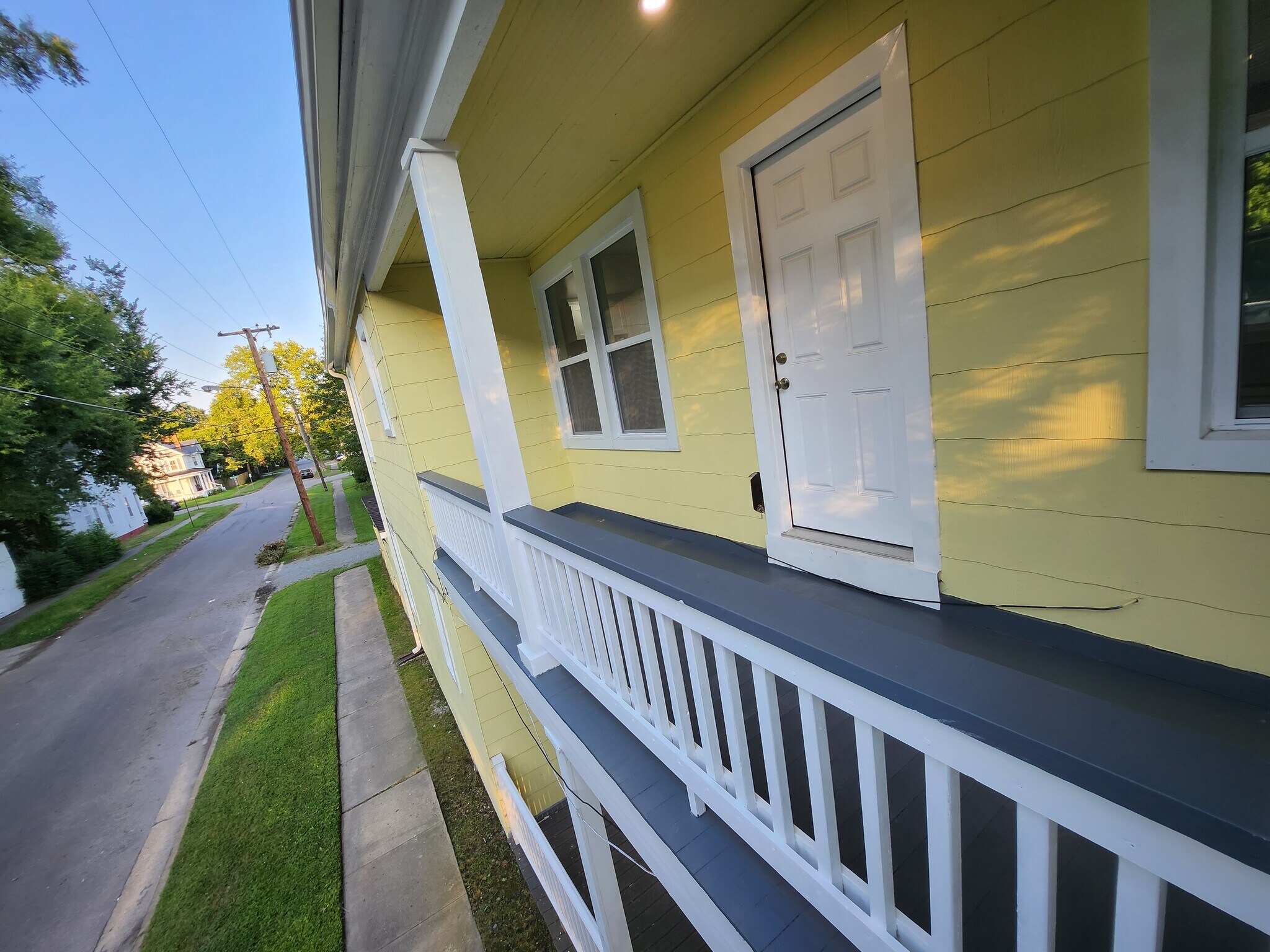 Porch. - 301 Broad St
