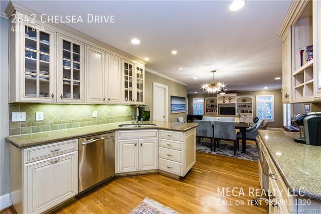 Building Photo - 2842 Chelsea Dr