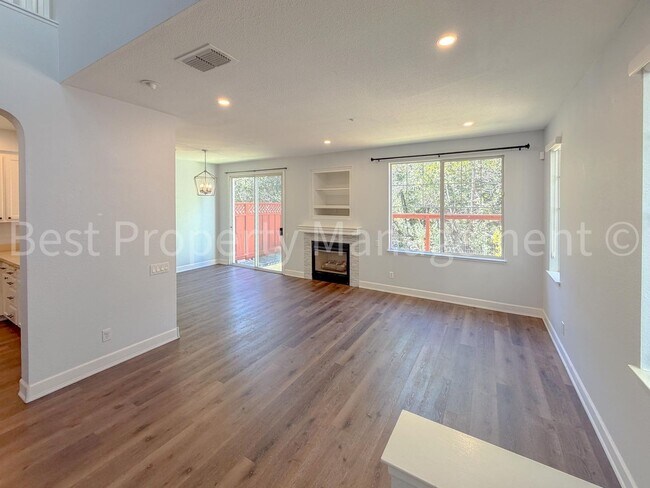 Building Photo - 23010 Canyon Terrace Dr