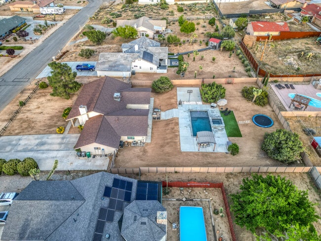 Building Photo - 57731 San Tropeze Dr