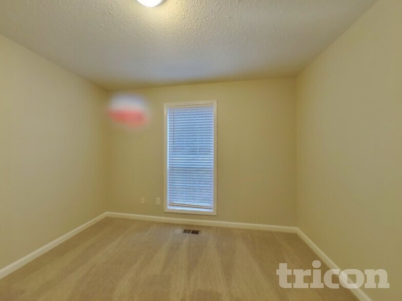 Building Photo - 148 N Creek Trail