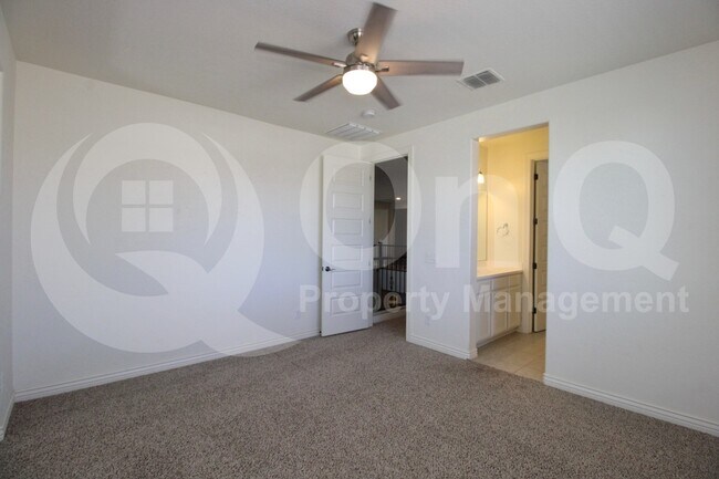 Building Photo - 4247 E Comstock Dr