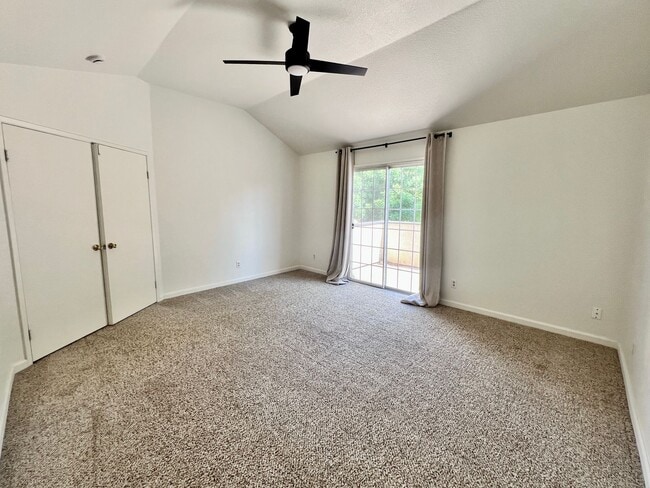 Building Photo - $2,350 Shepherd & Maple, 3 Bedroom 3 full ...