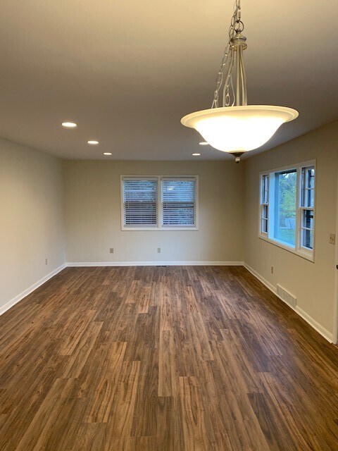 living room - 2715 Sunnyview Ln