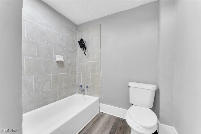 Building Photo - 2115 W 96th St