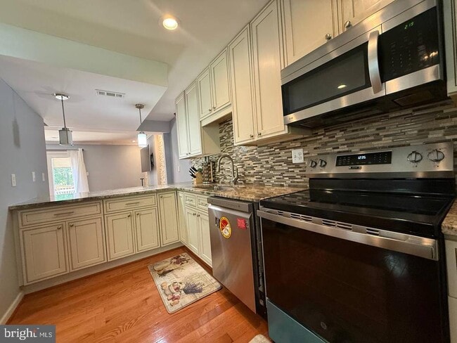 Building Photo - 6415 Blarney Stone Ct
