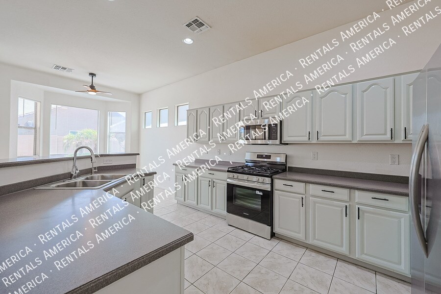 Building Photo - 7005 S 57th Ave