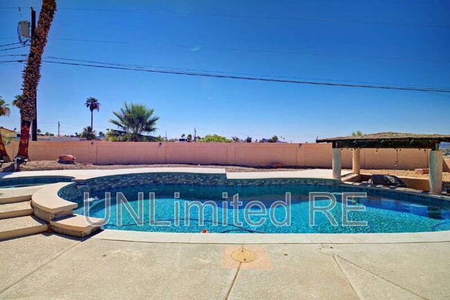 Building Photo - 304 Acoma Blvd S