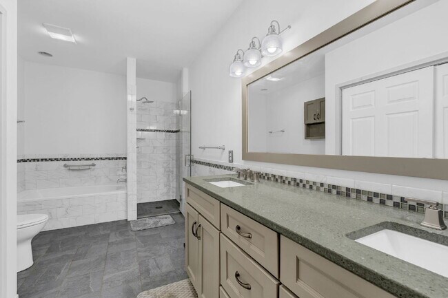 Building Photo - Luxury Condo for Rent – Franklin Place, Bangor