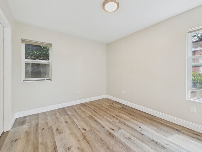 Building Photo - Brand New 1BD/1BA ADU with Private Deck, In-Unit Laundry & Parking – Prime Oakland Location