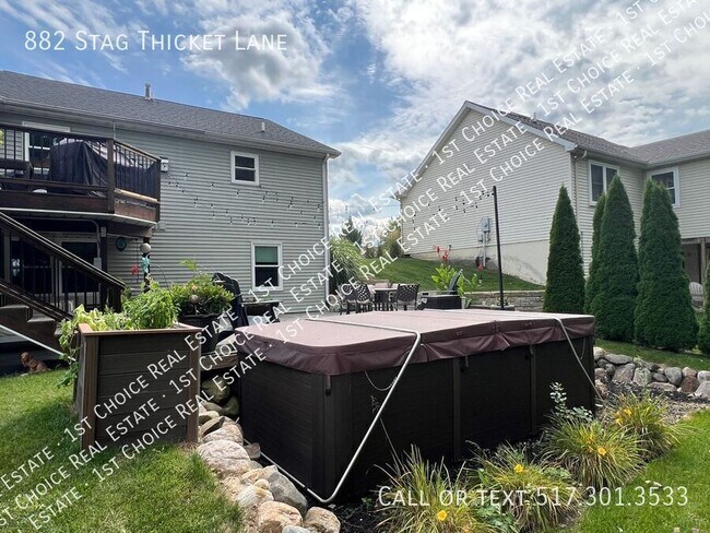 Building Photo - 882 Stag Thicket Ln