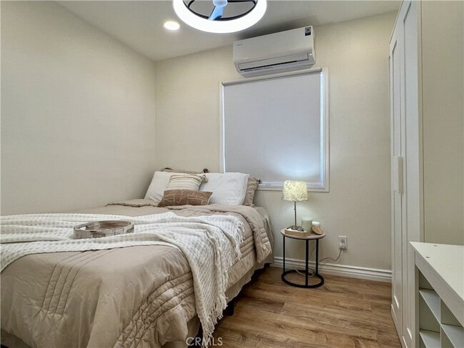 Building Photo - 1157 W 2nd St