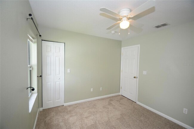 Building Photo - 37 Eton Ln